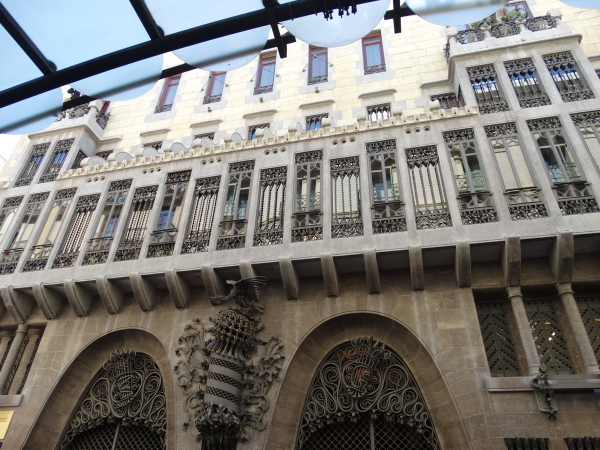 Building view, 2014; current access may differ.