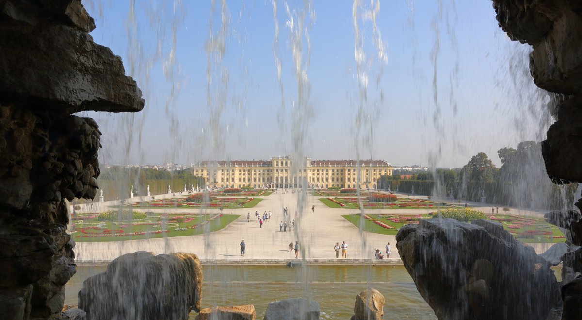 Schönbrunn Palace through Neptune Fountain