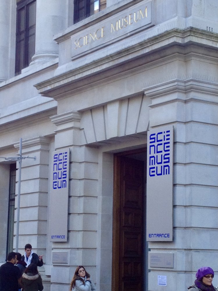 Entrada del Museo de Ciencias, Exhibition Road.