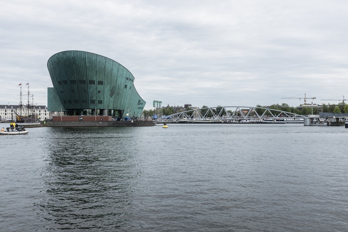 Exterior de NEMO; foto de archivo.