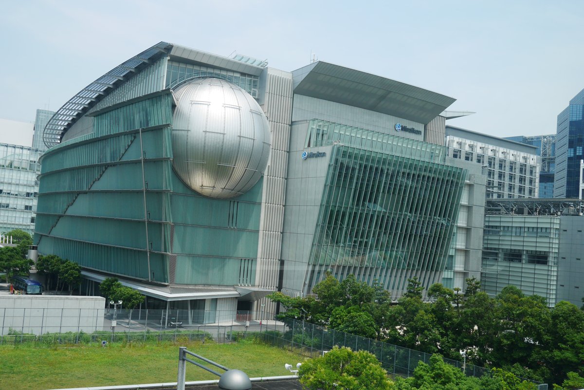Exterior de Miraikan; foto de archivo.