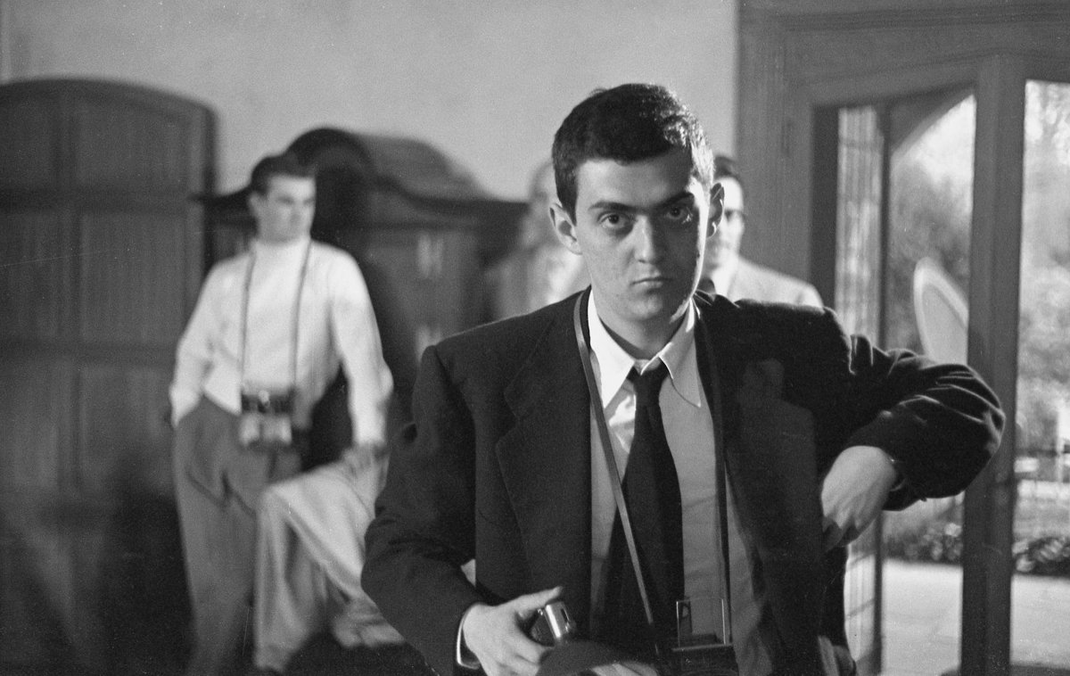 Kubrick with a camera in London, 1949