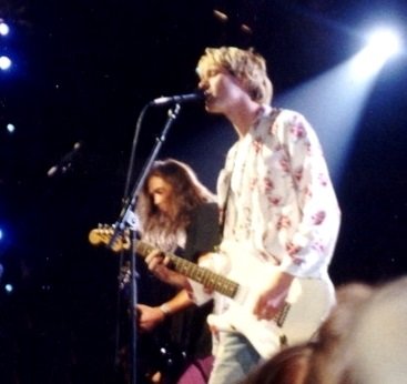 Kurt Cobain and Krist Novoselic at the 1992 MTV Video Music Awards · P.B. Rage · CC BY-SA 2.0