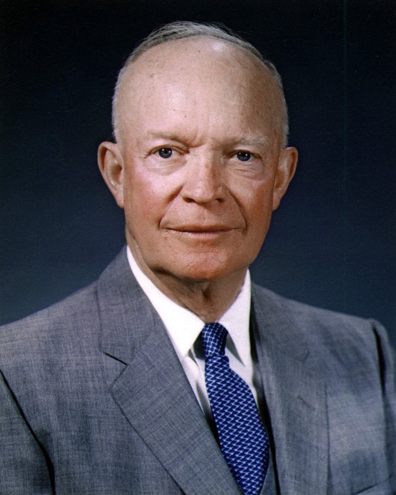 Retrato oficial de Eisenhower en la Casa Blanca, mayo de 1959. Presidencia: 1953–1961.
