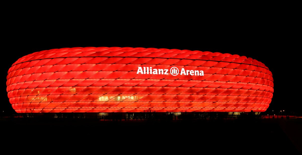 Allianz Arena illuminated red in March 2013